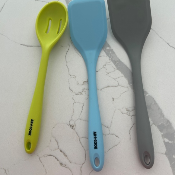 Kitchen utensils - Picture 2 of 3
